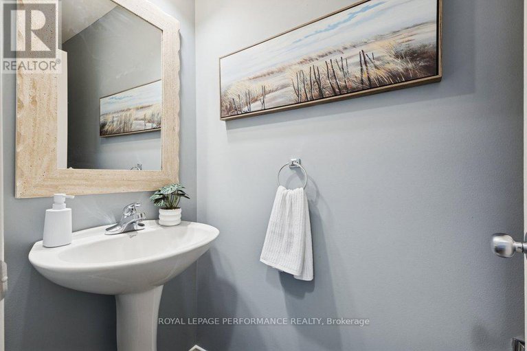 29402071/303-bryarton-street/chapel-hill/ottawa/ontario/K1C7R5_3