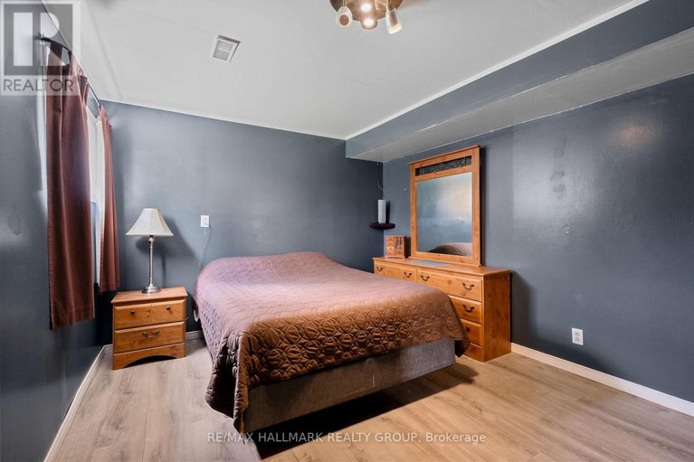 28228944/1811-applegrove-court/beacon-hill-south/ottawa/ontario/K1J6S4_20