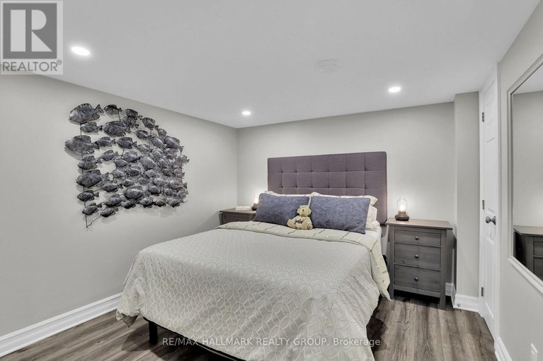 29678413/300-amita-crescent/mooneys-bay/ottawa/ontario/K2C4H9_30