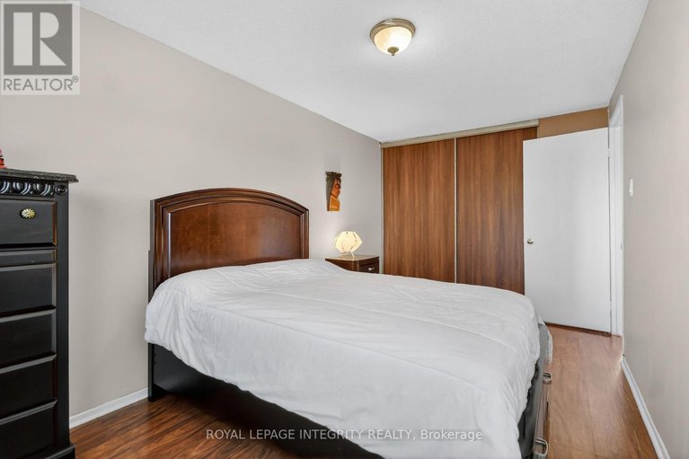 29565527/13-2415-southvale-crescent/sheffield-glenindustrial-park/ottawa/ontario/K1B4T9_24