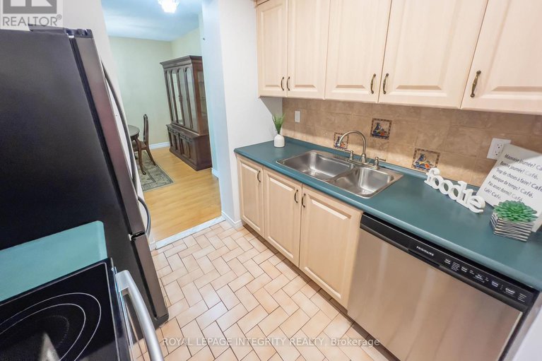 29173938/1008-555-brittany-drive/viscount-alexander-park/ottawa/ontario/K1K4C5_9