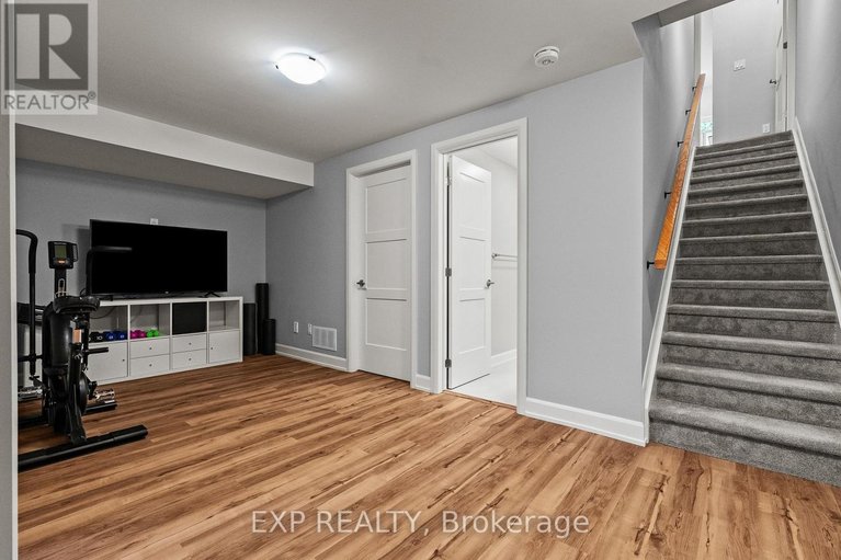 29648465/419-clubtail-private/blossom-parkkemp-parkfindlay-creek/ottawa/ontario/K1X0M9_37