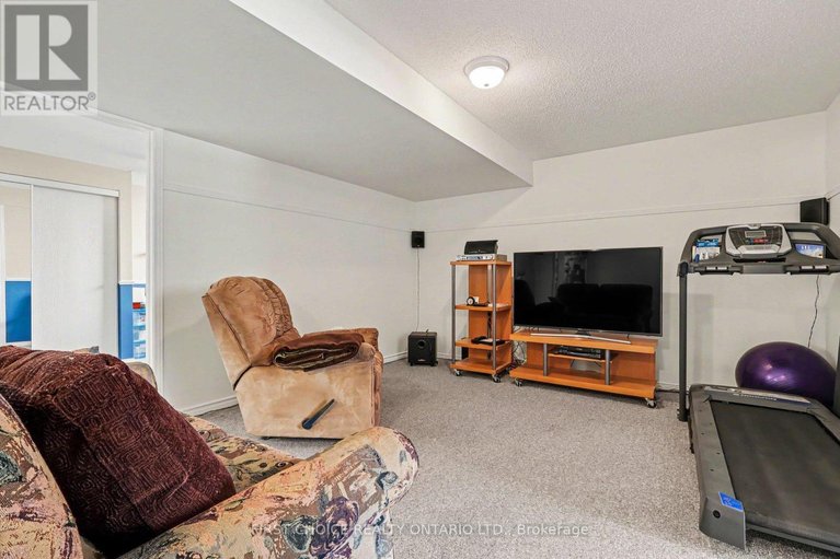 29580103/3395-descotes-circle/town-of-rockland/clarence-rockland/ontario/K4K1A8_14