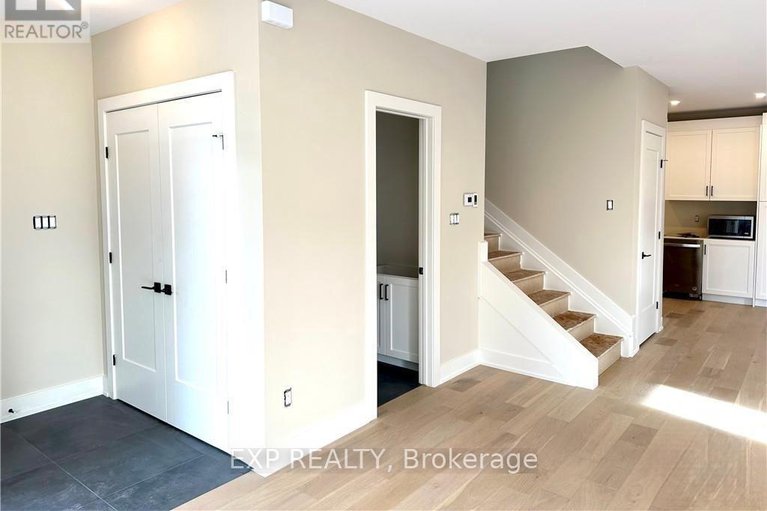 29112104/a-b-25-omeara-street/hintonburg/ottawa/ontario/K1Y2S8_4