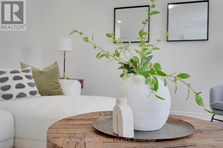 29354960/7-manorgate-place/craig-henrywoodvale/ottawa/ontario/K2G6L3_25