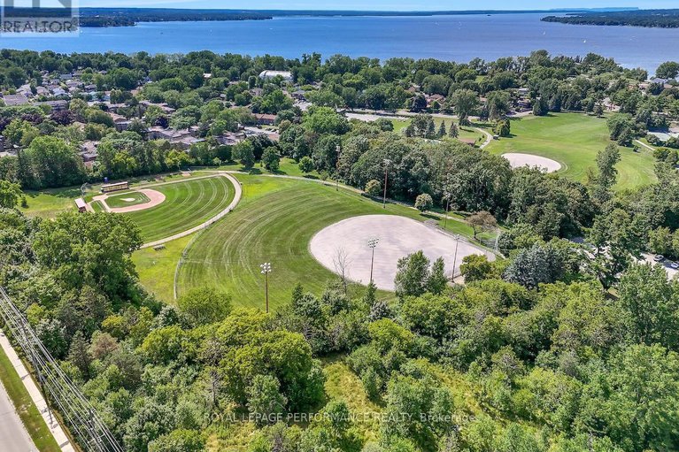 29374391/404-415-greenview-avenue/britannia/ottawa/ontario/K2B8G5_39