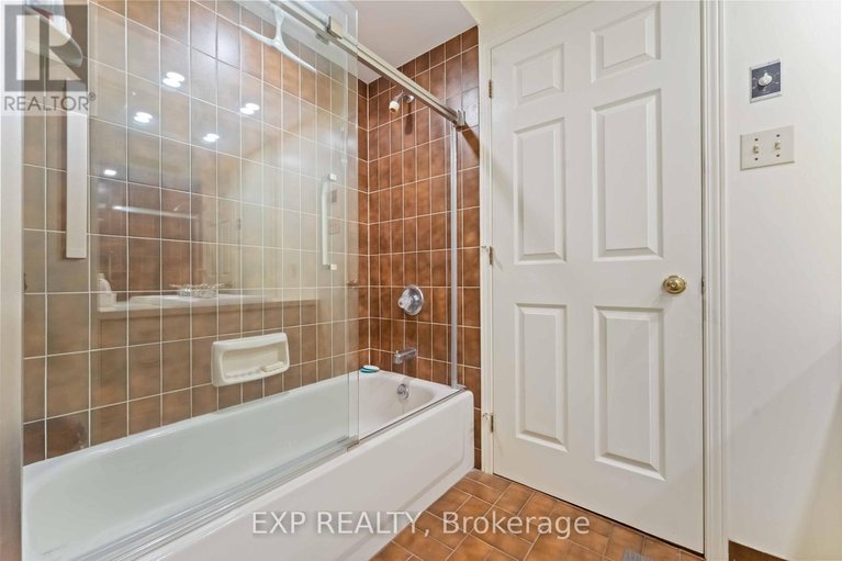 29620058/16-evelyn-street/stittsville-south/ottawa/ontario/K2S1M9_17