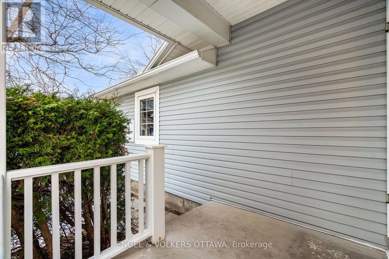 29123797/1626-trenholm-lane/fallingbrookpineridge/ottawa/ontario/K4A4B6_4