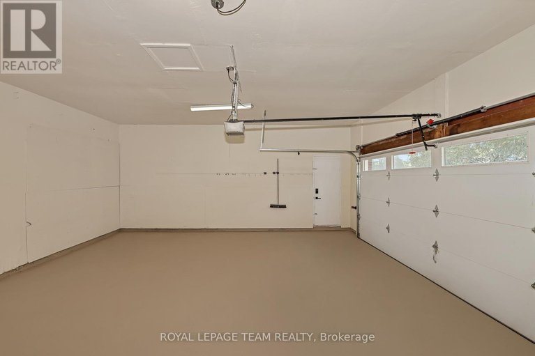28624547/1825-yale-avenue/urbandale-acres/ottawa/ontario/K1H6S3_44