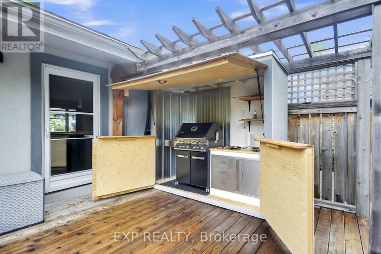 28339228/1447-maxime-street/pineview/ottawa/ontario/K1B4E7_25