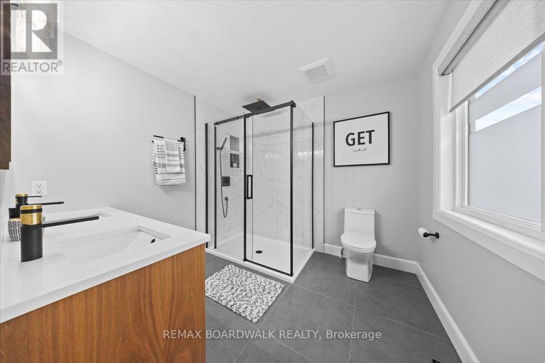 29250494/2065-breezewood-street/springridgeeast-village/ottawa/ontario/K4A4R8_25