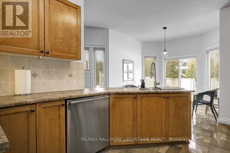 29570539/315-rustic-hills-crescent/springridgeeast-village/ottawa/ontario/K4A5A8_14