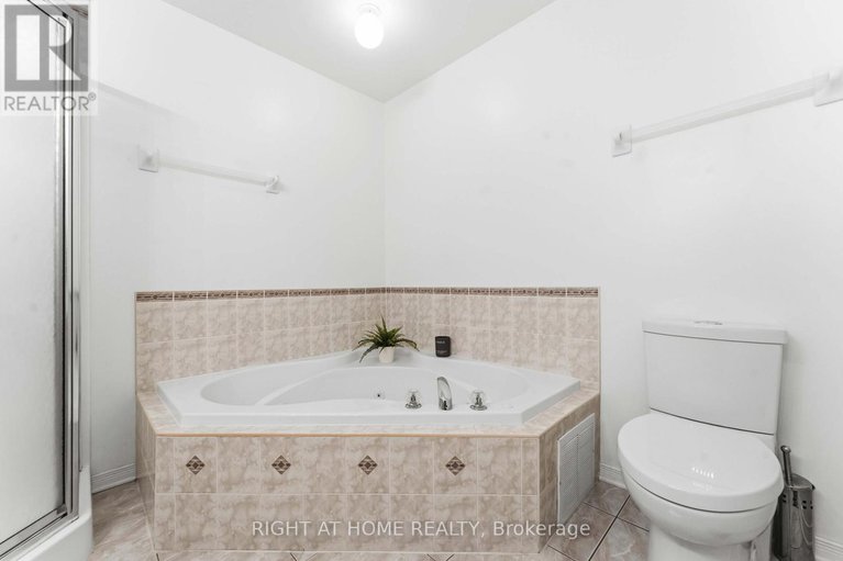 29403444/4-castle-glen-crescent/glencairnhazeldean/ottawa/ontario/K2L4H1_21