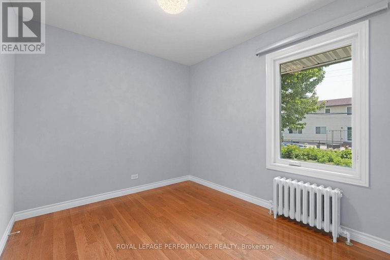 28555292/10-argue-drive/borden-farmstewart-farmcarleton-heightsparkwood-hills/ottawa/ontario/K2E6S1_15