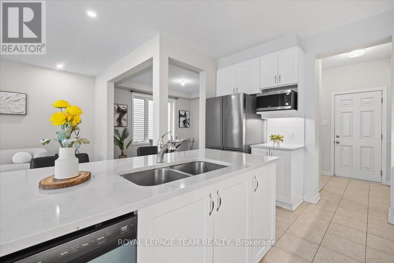 28967478/331-crossway-terrace/stittsville-north/ottawa/ontario/K2S2Z3_16