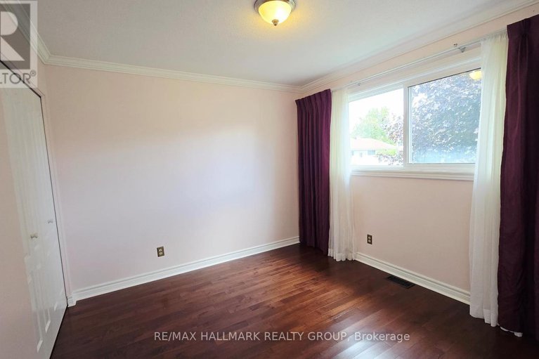 28842722/38-hadley-circle/bells-corners/ottawa/ontario/K2H6N9_16