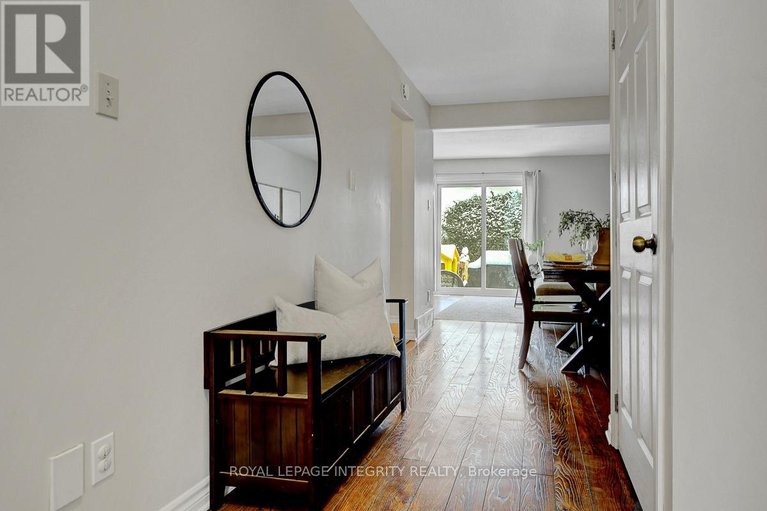 29178454/34-stokes-crescent/glencairnhazeldean/ottawa/ontario/K2L2Z4_4