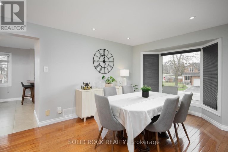 28302487/5-weybridge-drive/cedargrovefraserdale/ottawa/ontario/K2J4A1_12