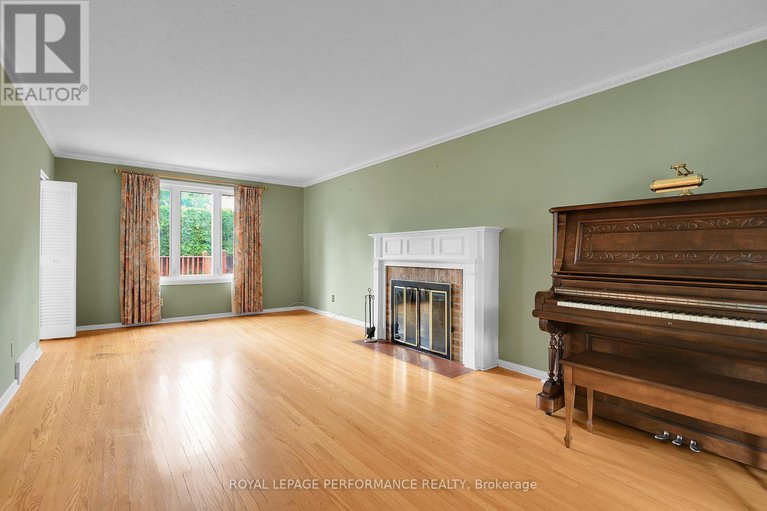 28570565/2220-quinton-street/urbandale-acres/ottawa/ontario/K1H6V3_7