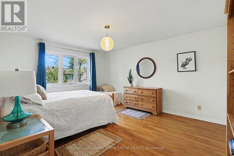 29646954/1709-sansonnet-street/chapel-hill/ottawa/ontario/K1C5Z5_21