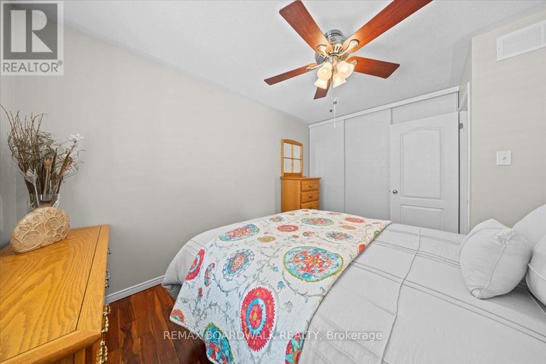 29446345/6355-sablewood-place/chapel-hill/ottawa/ontario/K1C7M3_61