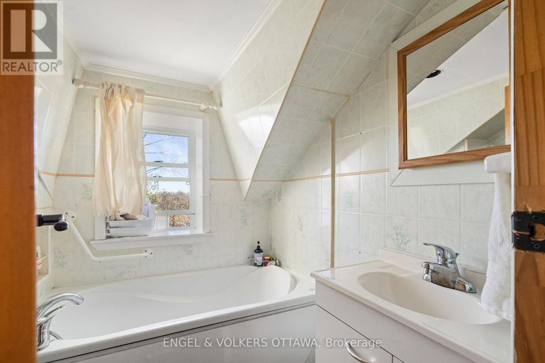 29050671/3749-donnelly-drive/rideau-twp-s-of-reg-rd-6-w-of-mccordick-rd/ottawa/ontario/K0G1B0_25