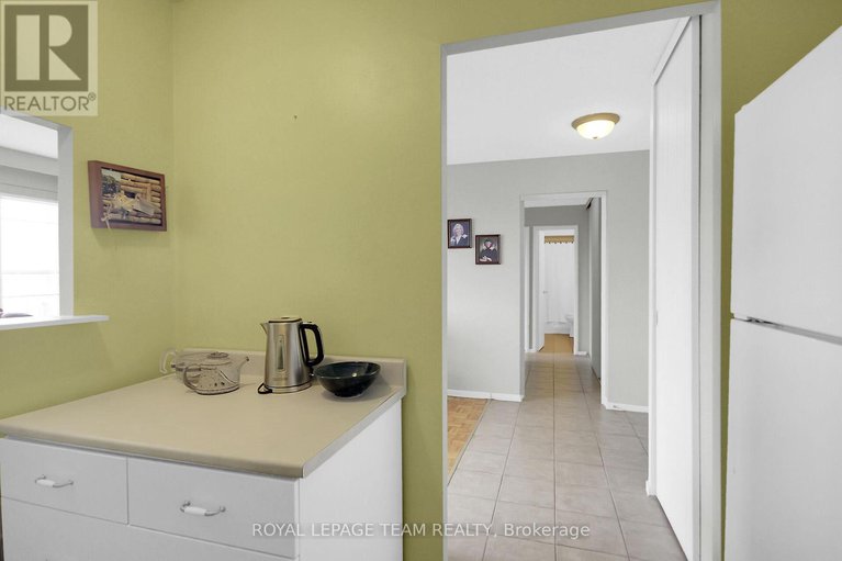 28350117/306-20-chesterton-drive/borden-farmstewart-farmcarleton-heightsparkwood-hills/ottawa/ontario/K2E6Z7_13