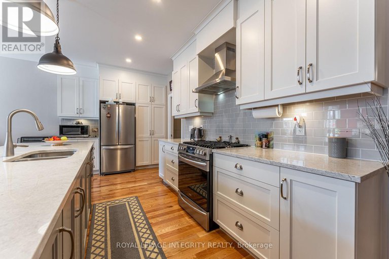 28726773/258-rue-de-letang-street/town-of-rockland/clarence-rockland/ontario/K4K0K1_18
