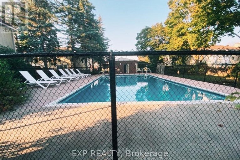 29593810/358-valade-crescent/fallingbrookpineridge/ottawa/ontario/K4A2V7_33