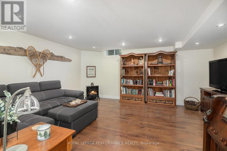 28727243/887-bideford-street/fallingbrookridgemount/ottawa/ontario/K4A2C4_25