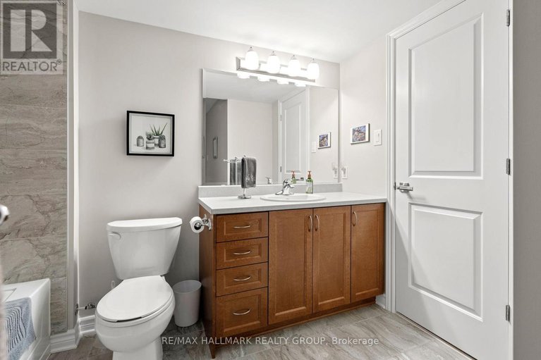 29413279/321-hepatica-way/avalon-west/ottawa/ontario/K4A0Y9_35