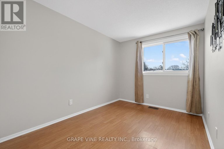 29208366/6885-bilberry-drive/convent-glen-north/ottawa/ontario/K1C2E8_22