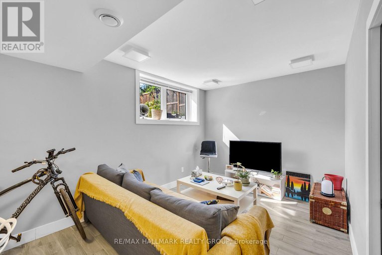 28838625/42b-young-street/west-centre-town/ottawa/ontario/K1S3H7_25