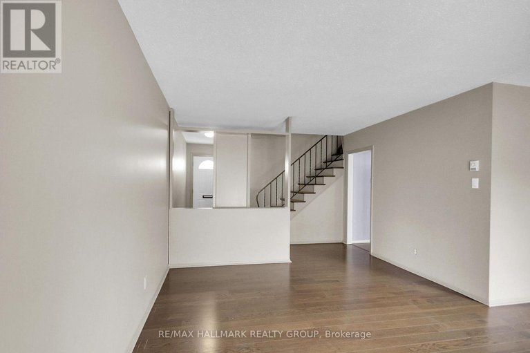28471405/41-grady-crescent/sheahan-estatestrend-village/ottawa/ontario/K2H5S2_8