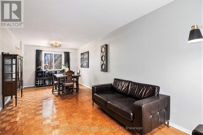 29422006/6349-st-louis-drive/hiawatha-parkconvent-glen/ottawa/ontario/K1C2X9_4