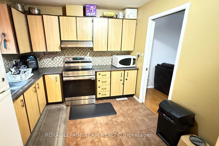 28973680/438d-moodie-drive/westcliffe-estates/ottawa/ontario/K2H8A6_4
