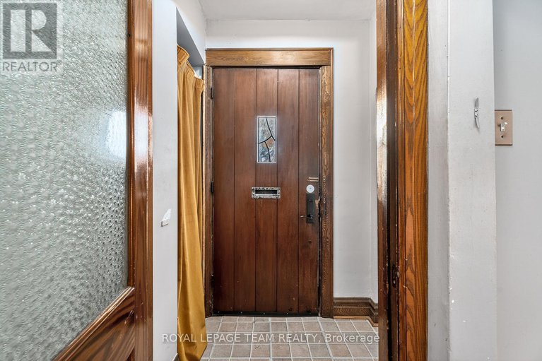 29121392/405-hamilton-avenue-s/civic-hospital/ottawa/ontario/K1Y1C9_4