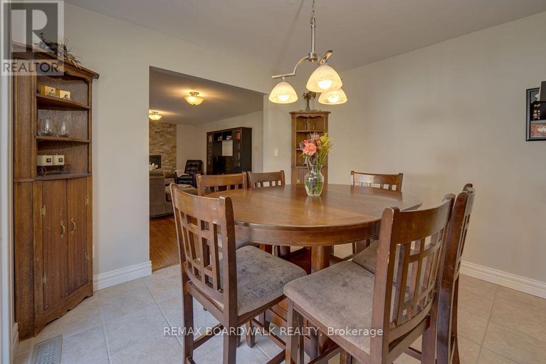 29251889/7089-bush-drive/greely/ottawa/ontario/K4P1M8_41