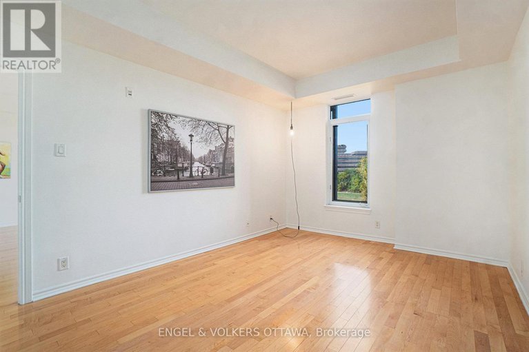 28962540/313-205-bolton-street/lower-townbyward-market/ottawa/ontario/K1N1K7_17