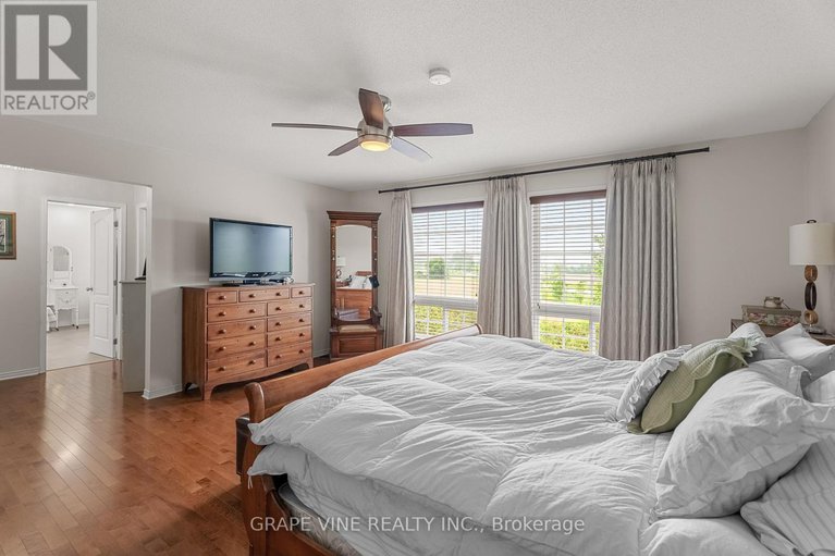 28434299/421-keith-crescent/mer-bleuebradley-estatesanderson-park/ottawa/ontario/K1W0A2_27
