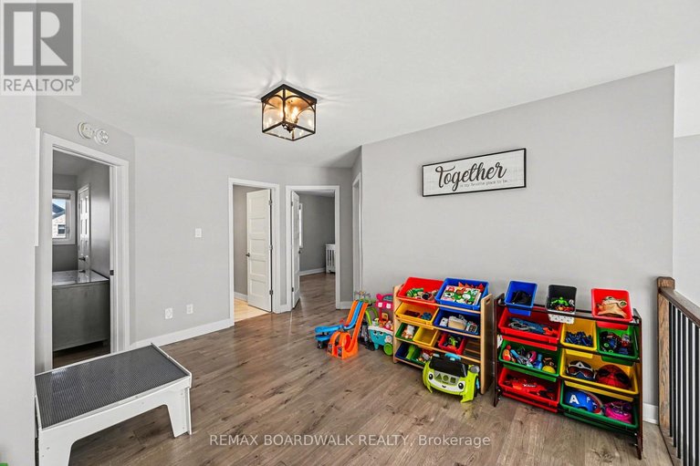 29647826/160-hybrid-street/embrun/russell/ontario/K0A1W0_20