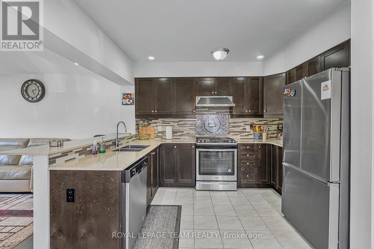 28803715/622-parade-drive/stittsville-south/ottawa/ontario/K2S0Y7_11