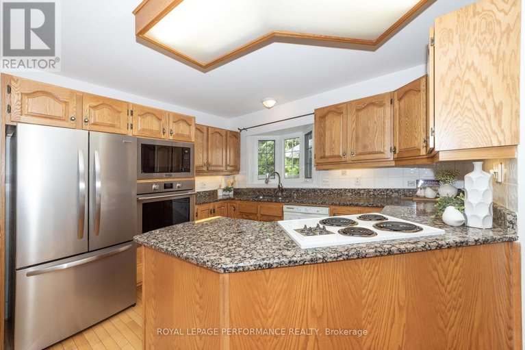 28549709/2091-tawney-road/hawthorne-meadows/ottawa/ontario/K1G1B9_10