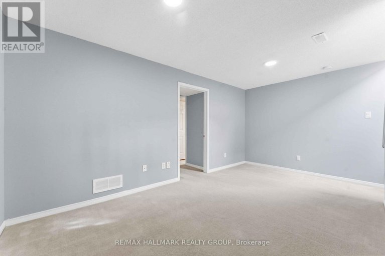 29024114/1072-brasseur-crescent/fallingbrookgardenway-south/ottawa/ontario/K4A5A1_38