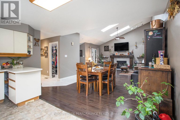 29009463/2141-boyer-road/chateauneuf/ottawa/ontario/K1C1R5_11