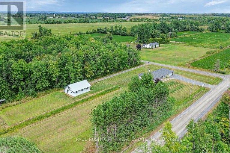 28756527/3285-magladry-road/sarsfieldbearbrook/ottawa/ontario/K4B1J1_46