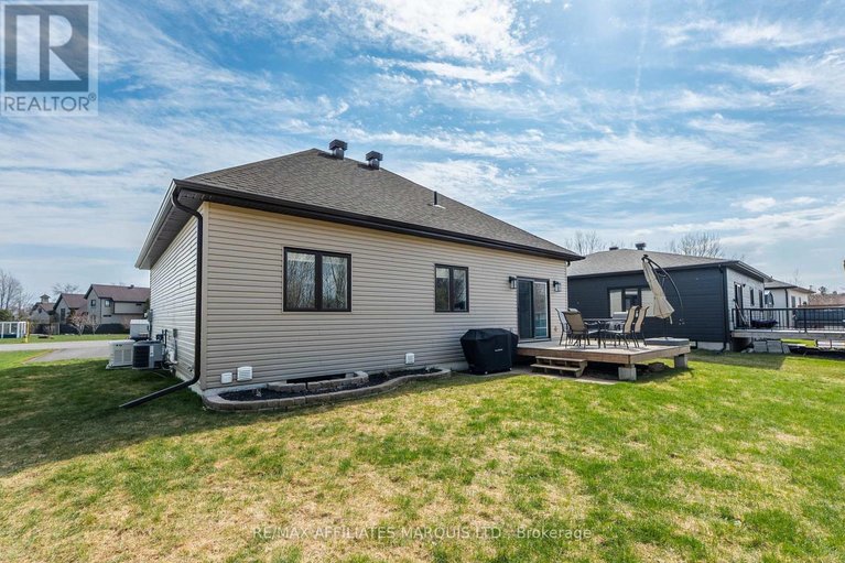 29658311/20309-andrea-avenue/lancaster/south-glengarry/ontario/K0C2C0_41