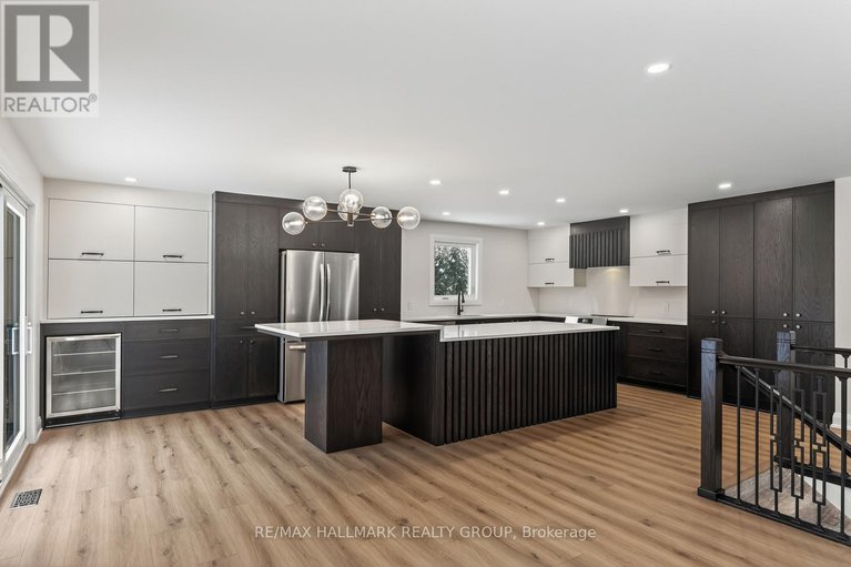 29137942/1625-royal-orchard-drive/cumberland-estates/ottawa/ontario/K4C1A9_9
