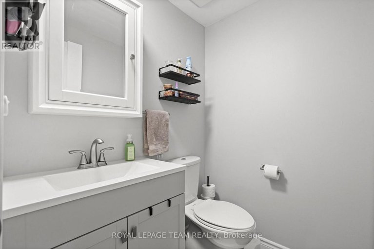 29049397/1578-cheevers-crescent/fallingbrookpineridge/ottawa/ontario/K4A2J8_25