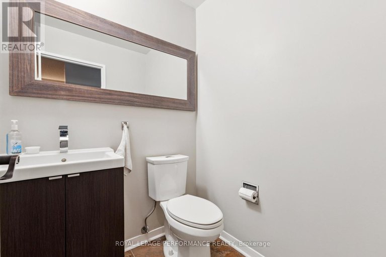 28588727/4-71-sweetland-avenue/sandy-hill/ottawa/ontario/K1N7T9_21